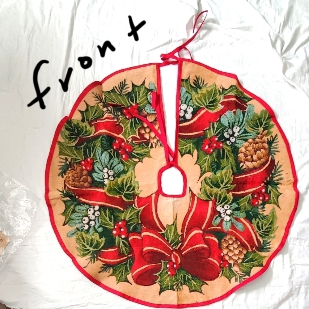 Jacquard Embroidered Wreath Tree Skirt with Red Trim